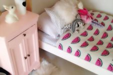 07 a watermelon blanket for a girl’s room is a nice solution