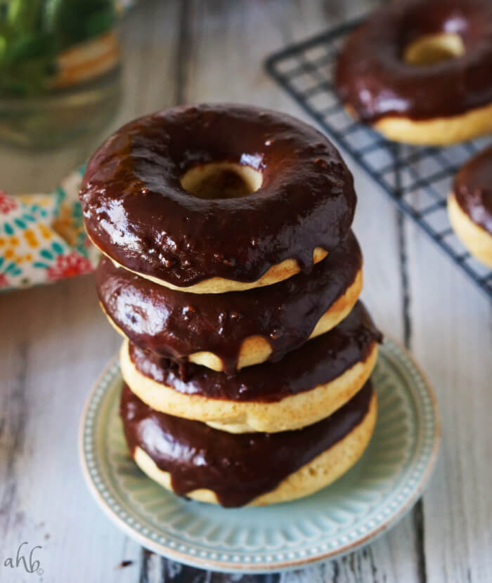 DIY chocolate orange glazed donuts (via www.accidentalhappybaker.com)
