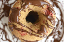DIY skinny strawberry chocolate donuts