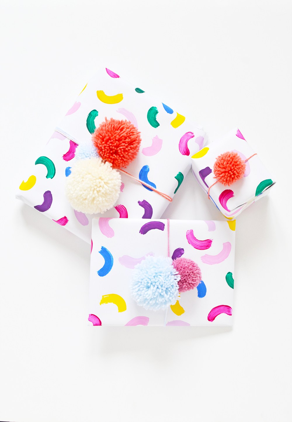 DIY colorful abstract gift wrap (via enthrallinggumption.com)