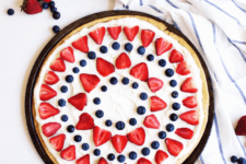 DIY 4th of July berry pizza