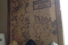14 Game of Thrones party dragon eggs and a map decoration for fans