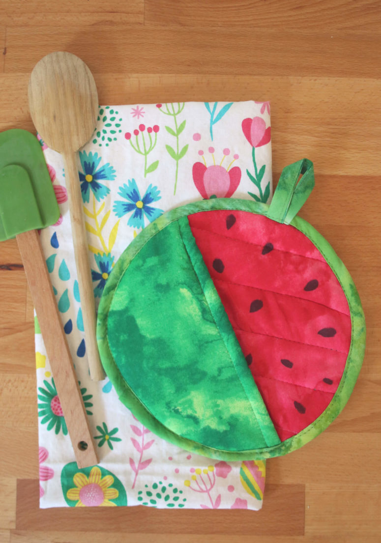 DIY watermelon potholder (via abeautifulmess.com)