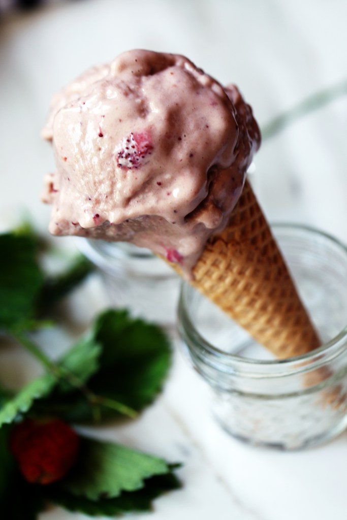 DIY strawberry balsamic almond milk ice cream (via https:)