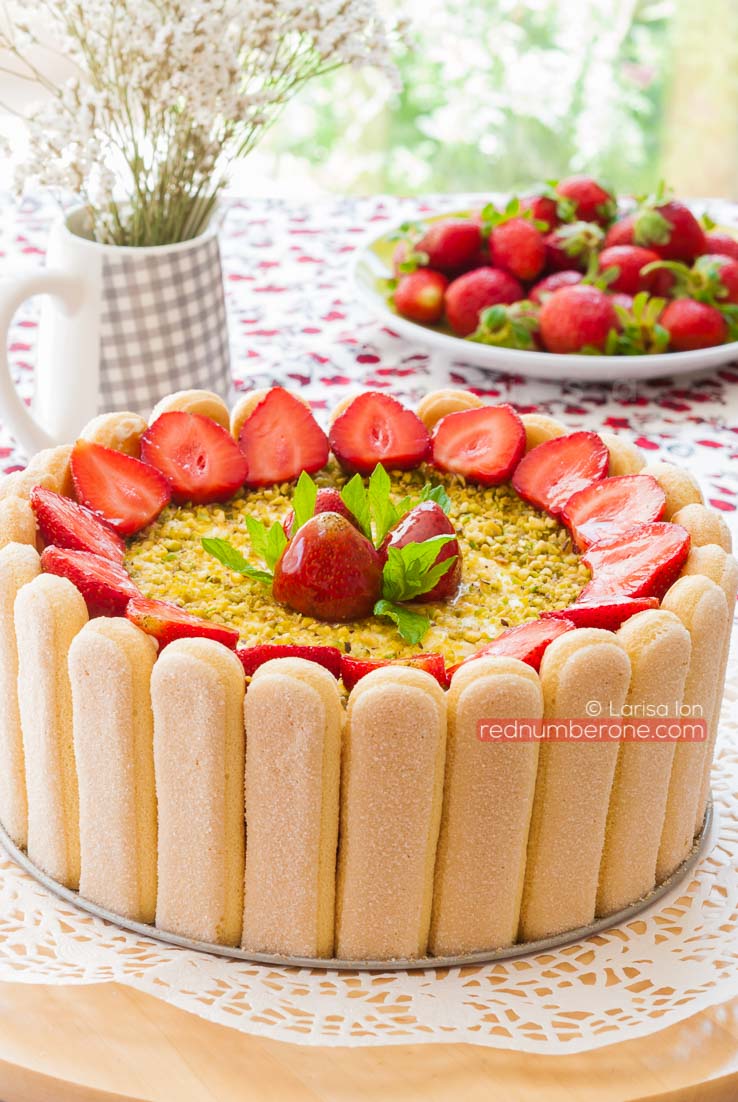 DIY Charlotte cake with strawberries and mango (via www.rednumberone.com)