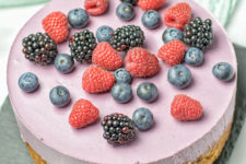 DIY berry smoothie yogurt cake