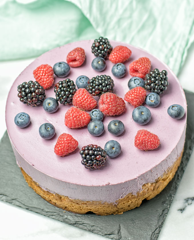 DIY berry smoothie yogurt cake (via www.contentednesscooking.com)