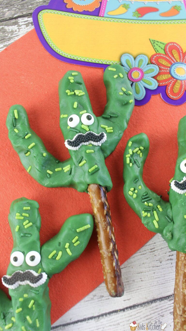 DIY cactus chocolate covered pretzels (via www.inthekidskitchen.com)
