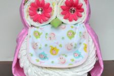 04 an owl diaper cake in pink for a girl’s baby shower