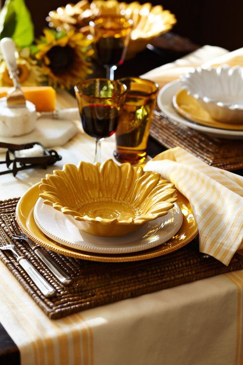cool sunflower dishes are a gorgeous idea for any fall tablescape