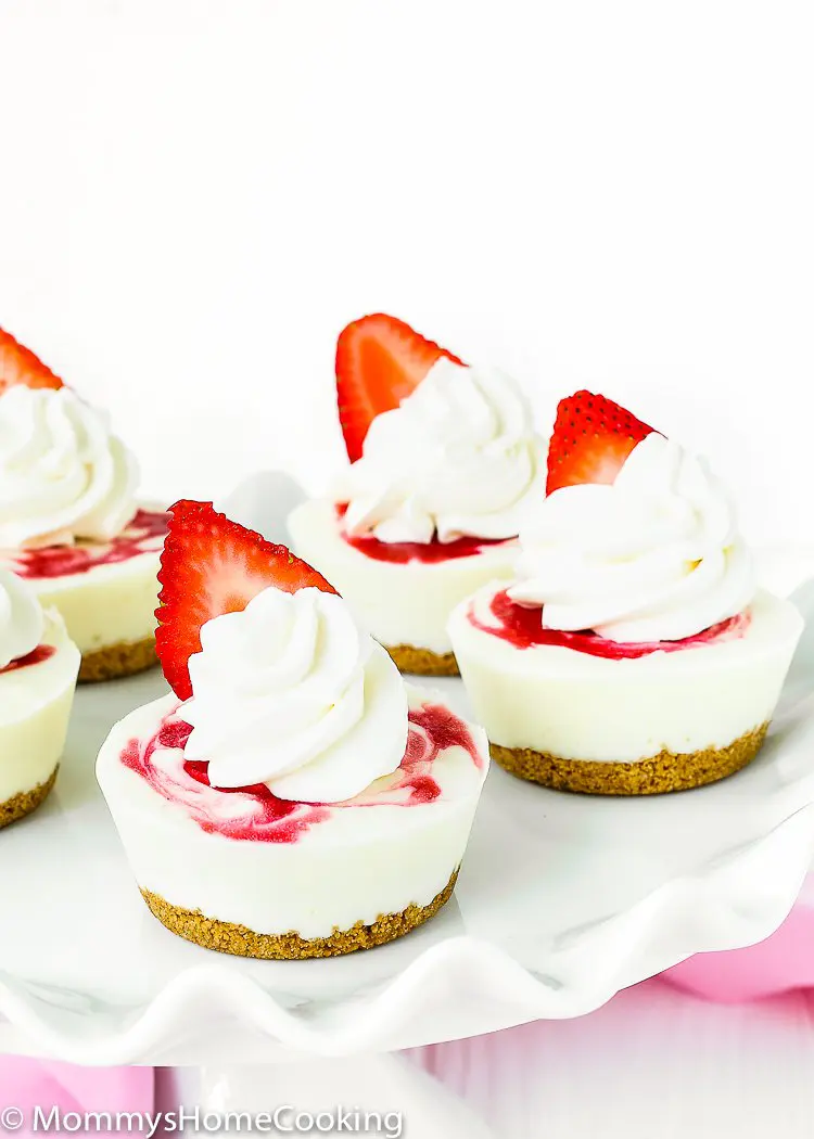 DIY mini Greek yogurt strawberry cheesecake (via https:)