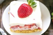 DIY strawberry cheesecake lush dessert
