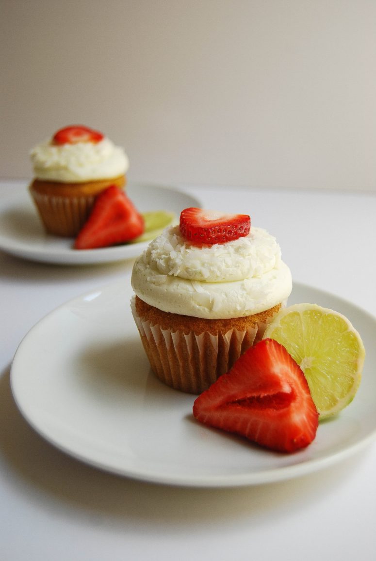 DIY strawberry coconut lime cupcakes (via https:)