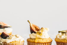 DIY vegan almond cupcakes