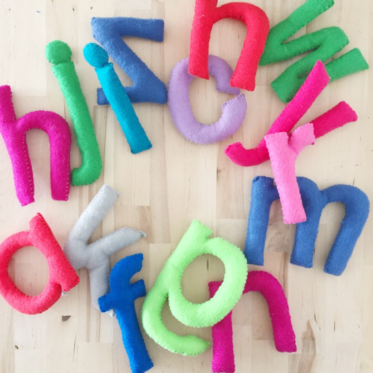 DIY 3D colorful felt letters (via https:)