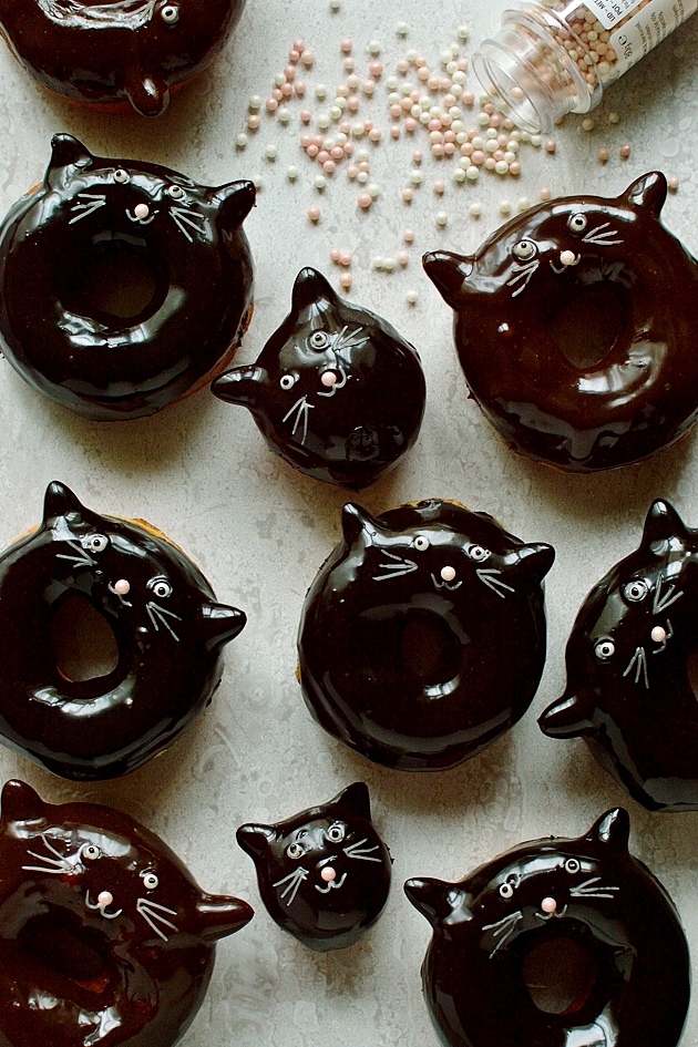 DIY glazed black cat donuts