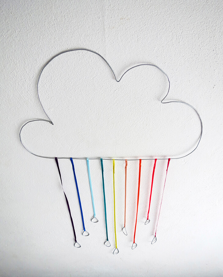 DIY rainbow cloud art or mobile (via www.dreamalittlebigger.com)