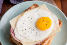 DIY French toast with ham, an egg and cheese