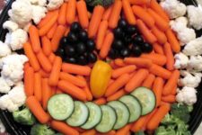 04 a fun veggie tray with a face looks creative and will inspire your kids eating