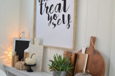 16 oversized sign with calligraphy is a modern and fresh idea for a Halloween party