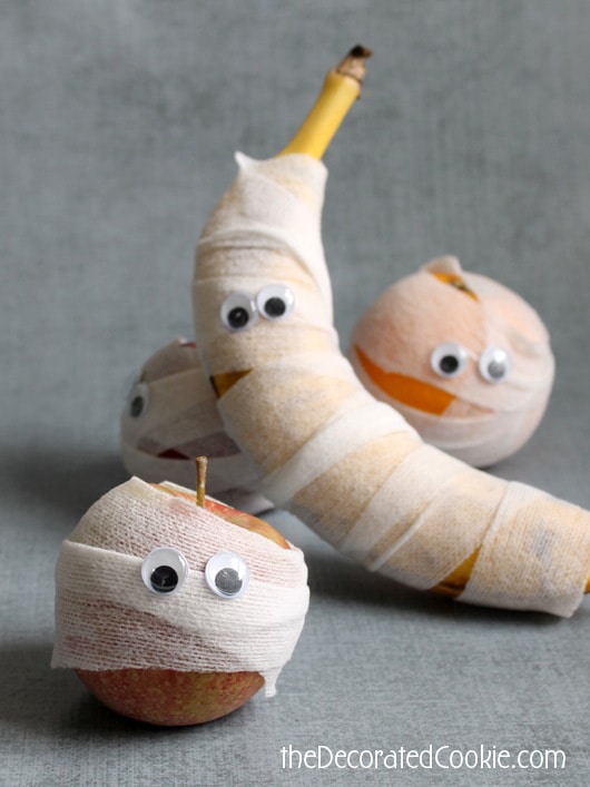 DIY mummy fruits (via thedecoratedcookie.com)