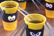 DIY Halloween spider cups