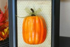 DIY fall framed pumpkin decoration