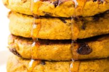 DIY flourless vegan and sugar free pumpkin pancakes