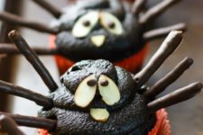 DIY spider vegan and gluten free cupcakes