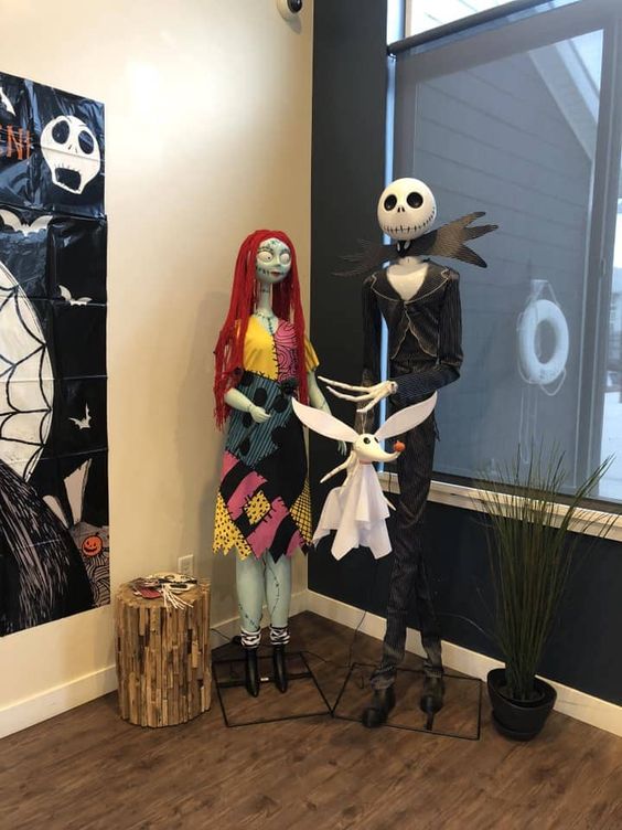 Nightmare Before Christmas props like these ones look amazing for indoor and outdoor decor, they are perfect for Halloween