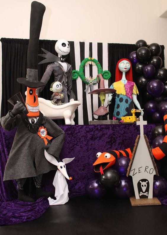 bold and catchy Nightmare Before Christmas props with black balloons are amazing for styling your party