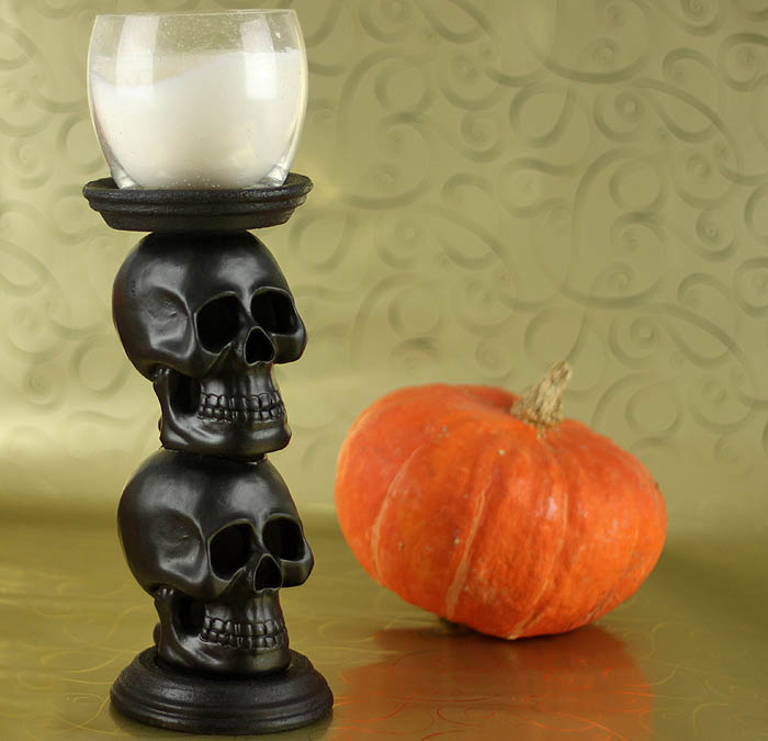 DIY skull candle holder (via www.gina-michele.com)