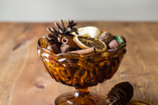 DIY fall potpourri with dried fruit and nuts