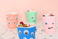 DIY googly eyes treat cups