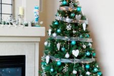 03 mix turquoise ornaments with silver ones for an elegant color scheme