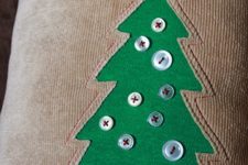 DIY Christmas tree pillow with a button applique