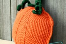 DIY amigurumi crochet pumpkin pillow