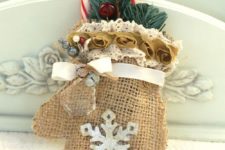 03 a burlap mitten ornament with beads, jingle bells and a silver snowflake