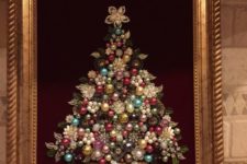 04 a cute jewelry Christmas tree with beads as ornaments on black velvet