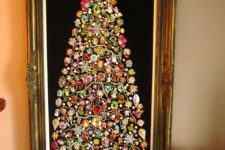 06 a large Christmas tree sign of jewelry and ornaments can be an alternative to a usual one