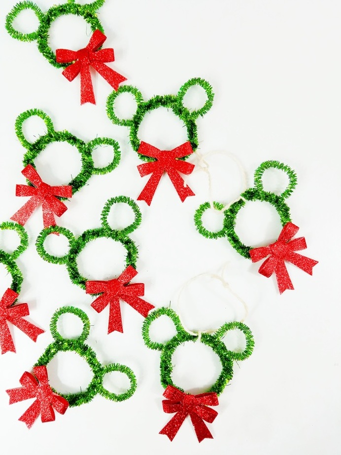 DIY Mickey Mouse wreath ornaments (via www.awaltzthroughdisney.com)