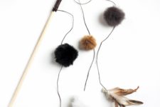 DIY feather and pompom cat fascinator