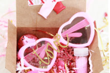 DIY Valentine’s Day box with balloons