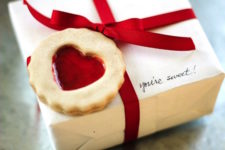 DIY faux cookie Valentine’s Day gift tag
