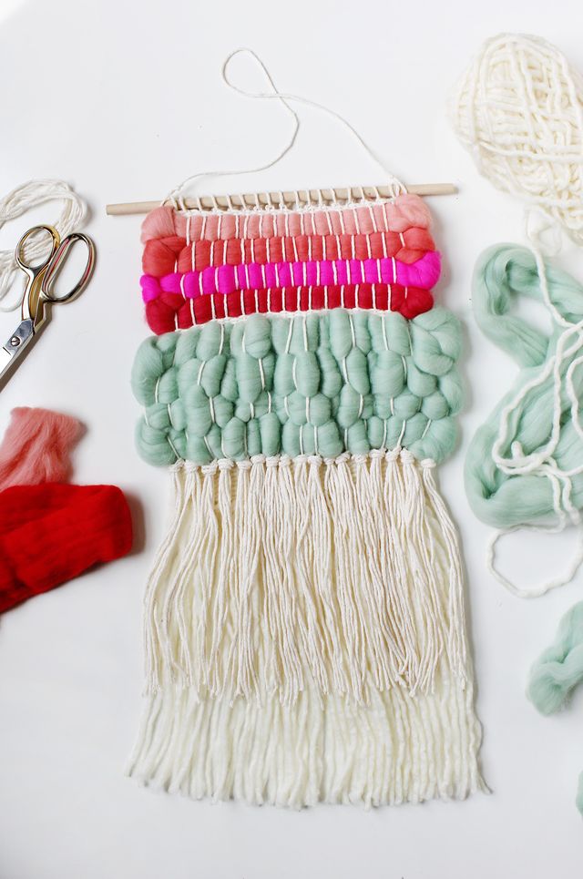 DIY weaving piece with wool roving (via abeautifulmess.com)