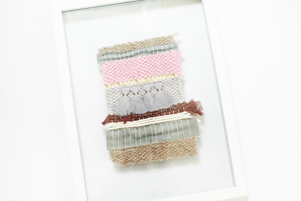 DIY framed mini woven art piece (via www.instructables.com)