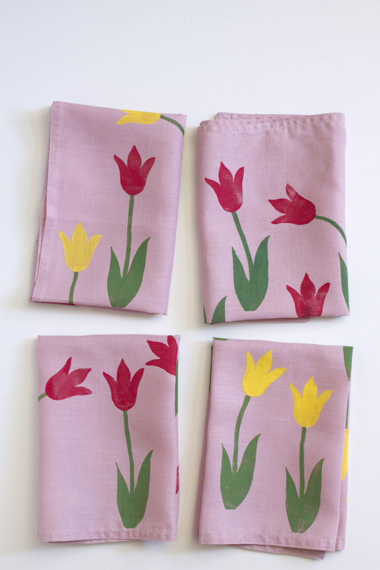 DIY block print tulip napkins (via thehousethatlarsbuilt.com)
