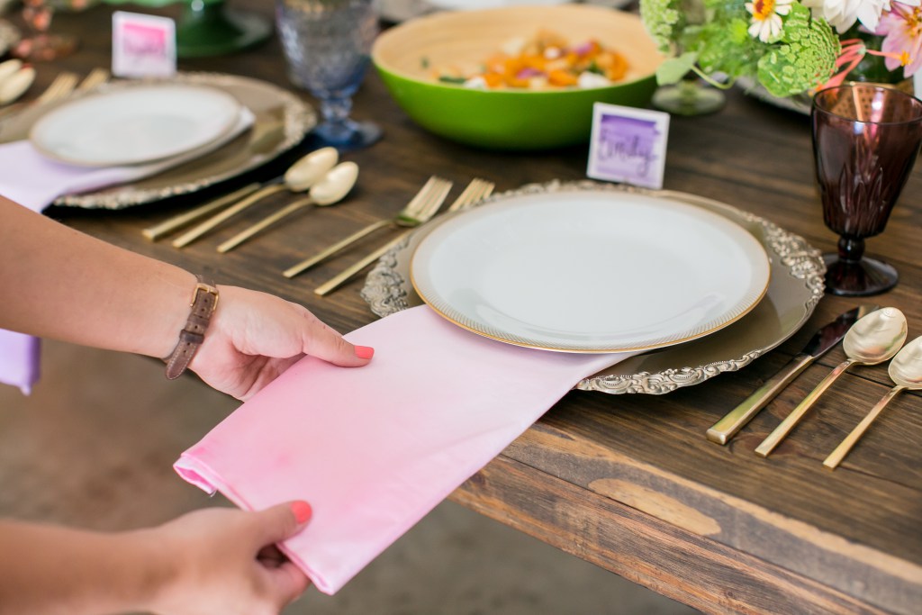 DIY ombre napkins painted with a brush