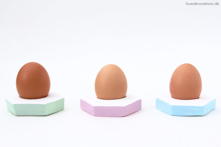 DIY hexagon clay egg holders with a pastel trim (via lovedecorations.de)