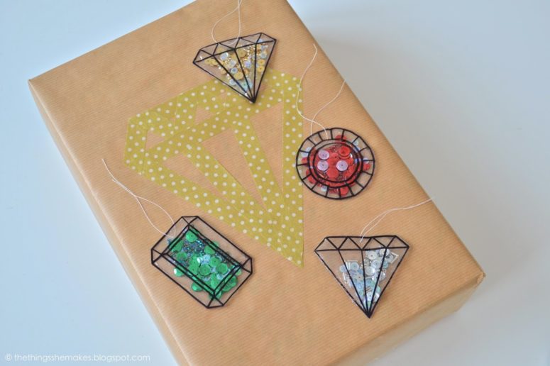 DIY gemstone confetti gift tags (via thethingsshemakes.blogspot.ru)